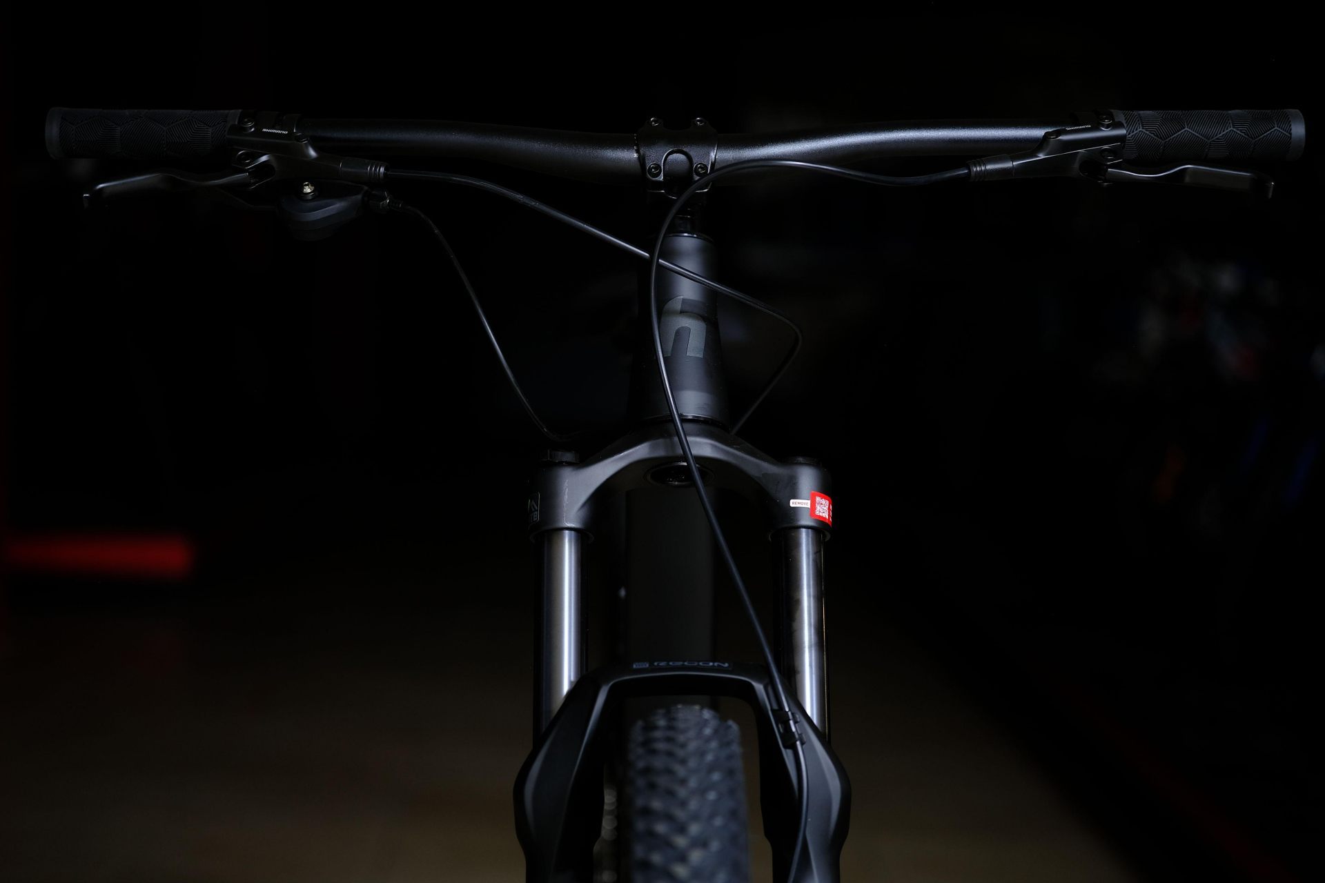 Вилка RockShox RECON Boost AIR воздушная BOOST 140мм  HOKE FS 300- 29 матовый чёрный 19